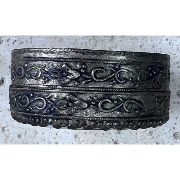 Asian Pewter Pill Case with Mirror Asian woman Sitting on Bench - Picture 8 of 9